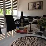 Deluxe 1 Osvětim
